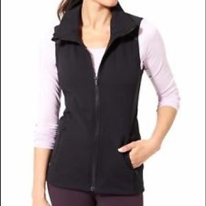 Athleta black stronger full zip vest, size small.